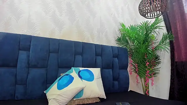 Ammy Connor1 online show from December 22, 2025, 9:23 pm