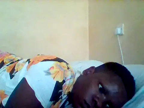 prittylorah15 online show from October 30, 2025, 6:37 am