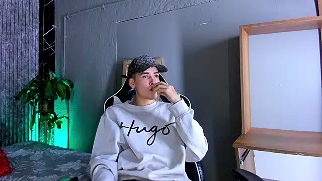 Mike 0233  online show from March 19, 2025, 4:03 am