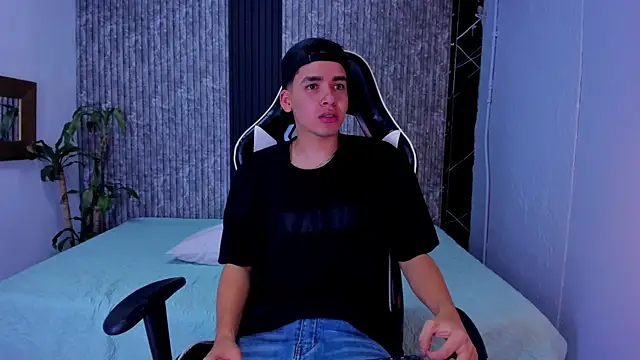 Mike 0233  online show from October 10, 2025, 4:11 am