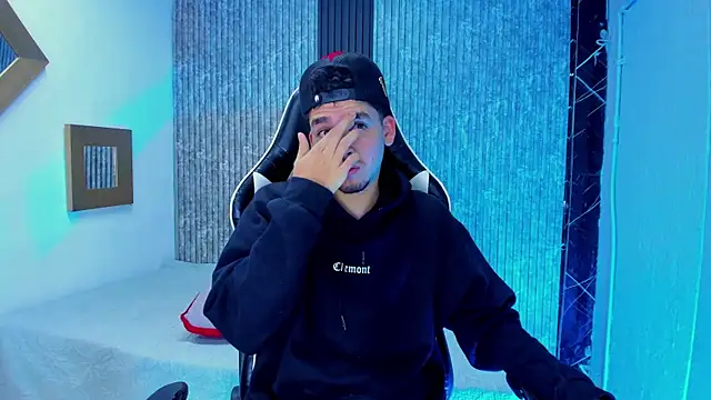 Mike 0233  online show from January 6, 2026, 4:49 am