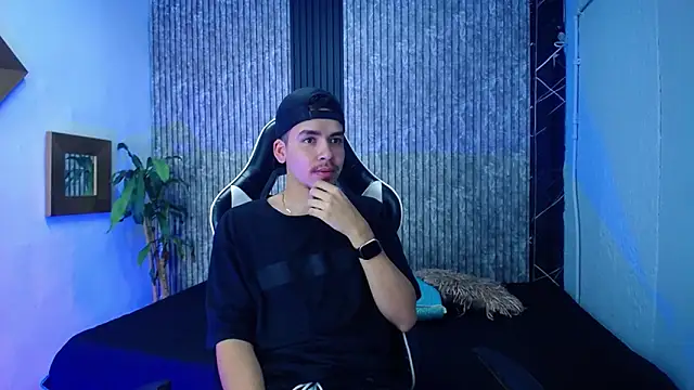 Mike 0233  online show from February 10, 2026, 4:27 am