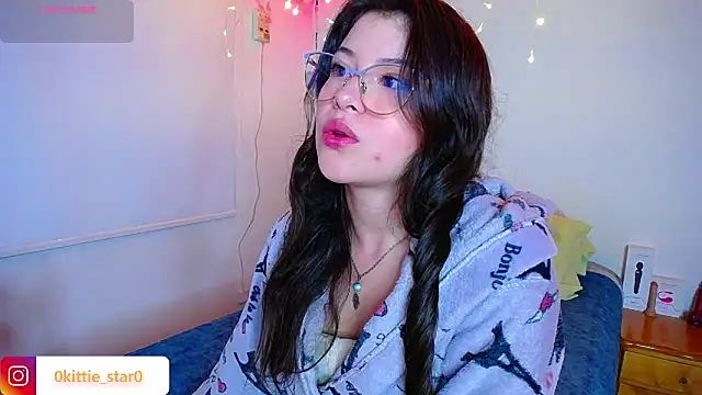 juli05star20 online show from January 25, 2025, 1:32 am