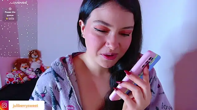 juli05star20 online show from November 13, 2025, 1:37 am