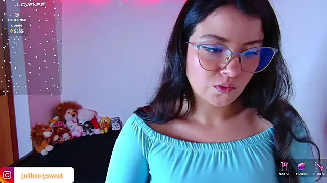 juli05star20 online show from November 16, 2025, 8:36 pm