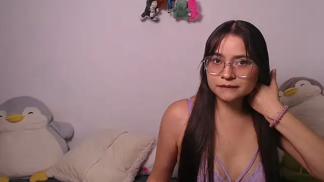 Zoeeeth  online show from May 24, 2026, 3:22 am