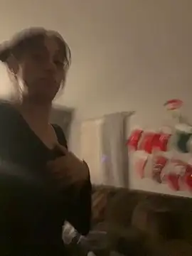 Snapshot of starrynikki chatting on December 23, 2024, 4:12 am starrynikki online show from December 23, 2024, 4:12 am