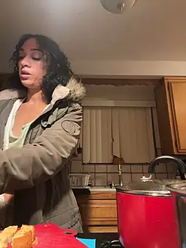 Snapshot of starrynikki chatting on December 31, 2024, 6:48 am starrynikki online show from December 31, 2024, 6:48 am