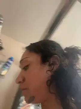 Snapshot of starrynikki chatting on January 3, 2025, 4:59 pm starrynikki online show from January 3, 2025, 4:59 pm