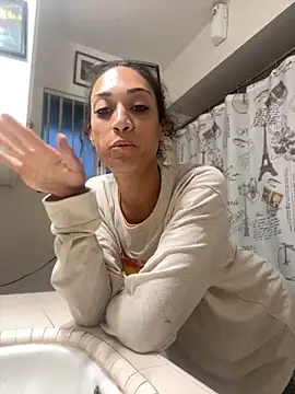 Snapshot of starrynikki chatting on February 4, 2025, 1:34 am starrynikki online show from February 4, 2025, 1:34 am