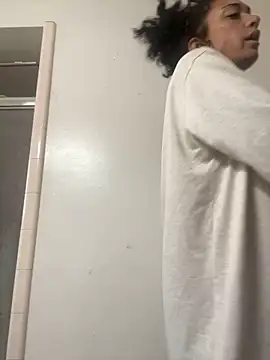 Snapshot of starrynikki chatting on February 4, 2025, 5:23 pm starrynikki online show from February 4, 2025, 5:23 pm