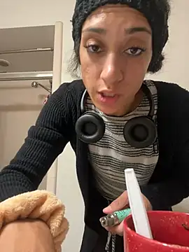 Snapshot of starrynikki chatting on February 7, 2025, 3:45 am starrynikki online show from February 7, 2025, 3:45 am