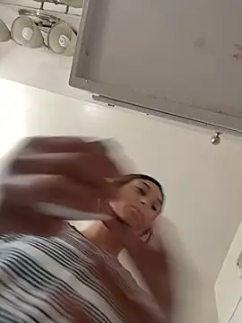 Snapshot of starrynikki chatting on February 10, 2025, 5:09 pm starrynikki online show from February 10, 2025, 5:09 pm