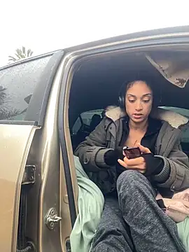 Snapshot of starrynikki chatting on February 12, 2025, 5:26 pm starrynikki online show from February 12, 2025, 5:26 pm