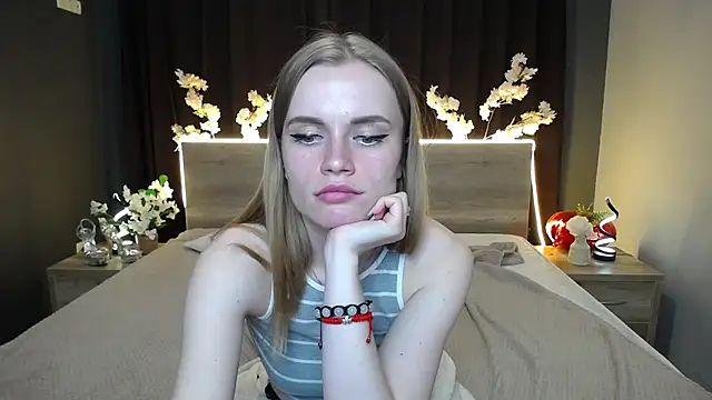 MargaritaKiss online show from April 16, 2026, 9:39 pm