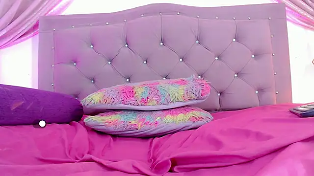 Snapshot of SexyJuliii21 chatting on January 10, 2025, 5:47 am SexyJuliii21 online show from January 10, 2025, 5:47 am