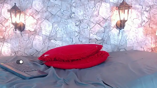 Snapshot of SexyJuliii21 chatting on January 12, 2025, 6:49 am SexyJuliii21 online show from January 12, 2025, 6:49 am