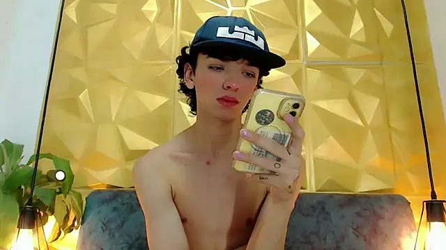 Snapshot of SexyJuliii21 chatting on January 21, 2025, 7:15 am SexyJuliii21 online show from January 21, 2025, 7:15 am