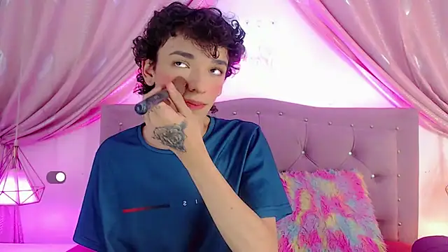 Snapshot of SexyJuliii21 chatting on February 2, 2025, 5:21 am SexyJuliii21 online show from February 2, 2025, 5:21 am