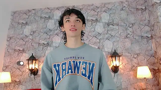 Snapshot of SexyJuliii21 chatting on February 18, 2025, 10:27 am SexyJuliii21 online show from February 18, 2025, 10:27 am