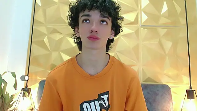 Snapshot of SexyJuliii21 chatting on February 24, 2025, 6:49 am SexyJuliii21 online show from February 24, 2025, 6:49 am