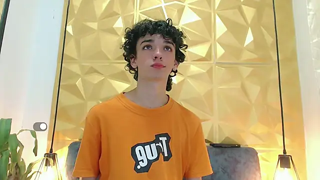 Snapshot of SexyJuliii21 chatting on February 25, 2025, 2:25 am SexyJuliii21 online show from February 25, 2025, 2:25 am