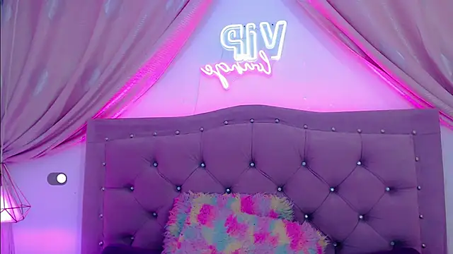 Snapshot of SexyJuliii21 chatting on February 27, 2025, 6:29 am SexyJuliii21 online show from February 27, 2025, 6:29 am