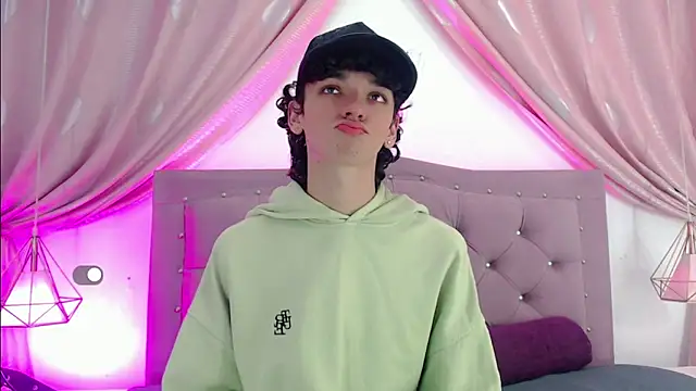 Snapshot of SexyJuliii21 chatting on February 28, 2025, 6:54 am SexyJuliii21 online show from February 28, 2025, 6:54 am