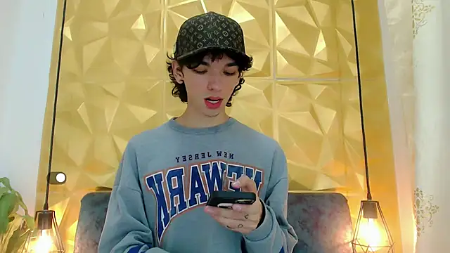 Snapshot of SexyJuliii21 chatting on March 7, 2025, 9:51 am SexyJuliii21 online show from March 7, 2025, 9:51 am