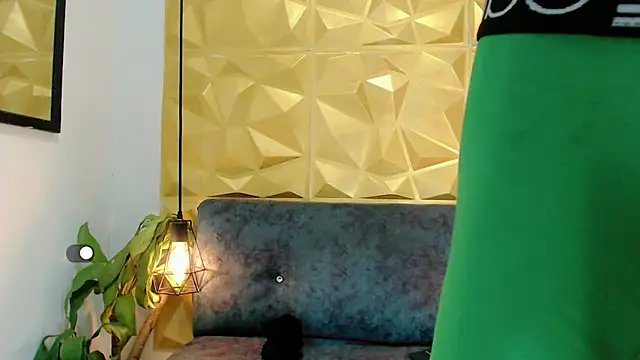 Snapshot of SexyJuliii21 chatting on March 20, 2025, 11:38 am SexyJuliii21 online show from March 20, 2025, 11:38 am