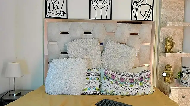 Snapshot of SexyJuliii21 chatting on October 10, 2025, 10:58 am SexyJuliii21 online show from October 10, 2025, 10:58 am