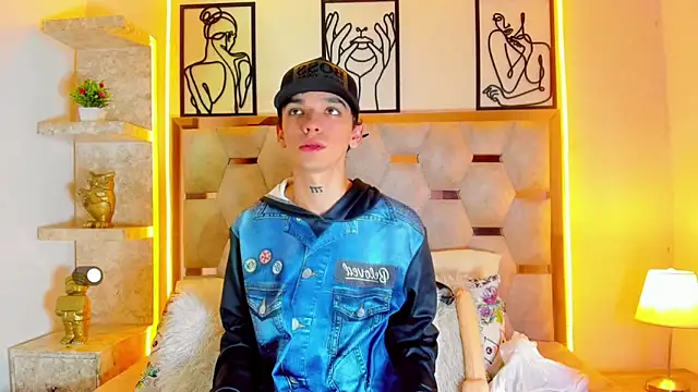 Snapshot of SexyJuliii21 chatting on October 27, 2025, 5:44 am SexyJuliii21 online show from October 27, 2025, 5:44 am