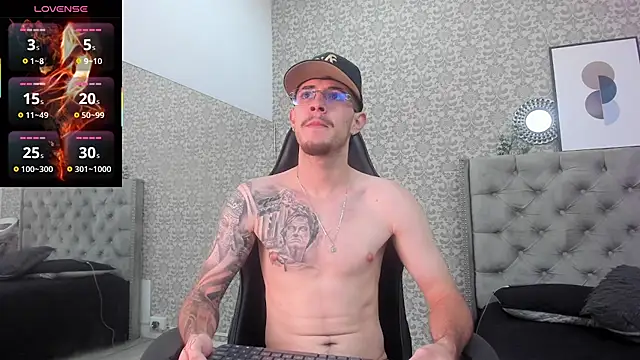 Snapshot of CodyWalkerR chatting on November 7, 2025, 5:24 pm CodyWalkerR online show from November 7, 2025, 5:24 pm