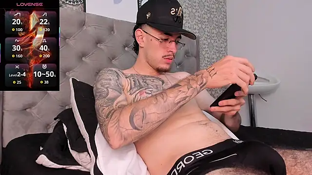 Snapshot of CodyWalkerR chatting on November 29, 2025, 5:27 pm CodyWalkerR online show from November 29, 2025, 5:27 pm