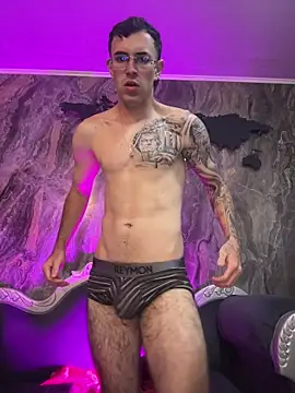 CodyWalkerR online show from April 14, 2026, 11:44 pm