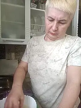 NicoleOlla online show from February 10, 2026, 4:38 am