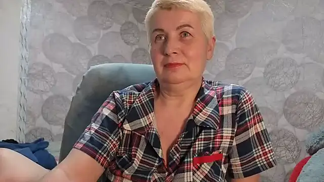 NicoleOlla online show from February 19, 2026, 2:57 pm