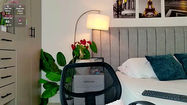 caralella online show from April 1, 2026, 8:17 pm