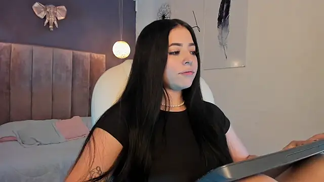 Maaiitee online show from March 9, 2025, 6:11 pm