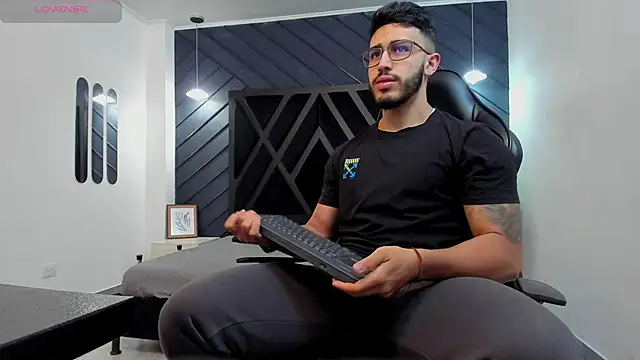 Liam Kleiin online show from November 19, 2025, 11:32 am