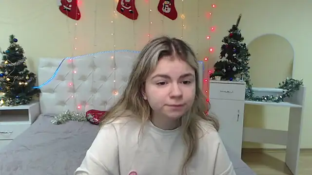 Snapshot of TinaRedly chatting on December 28, 2024, 2:42 pm TinaRedly online show from December 28, 2024, 2:42 pm