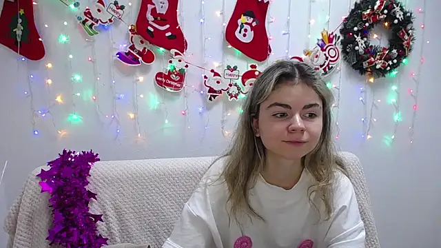 Snapshot of TinaRedly chatting on December 29, 2024, 12:55 pm TinaRedly online show from December 29, 2024, 12:55 pm