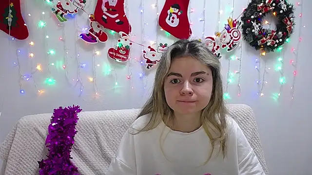 Snapshot of TinaRedly chatting on December 29, 2024, 4:30 pm TinaRedly online show from December 29, 2024, 4:30 pm