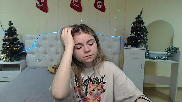 Snapshot of TinaRedly chatting on January 5, 2025, 5:09 pm TinaRedly online show from January 5, 2025, 5:09 pm