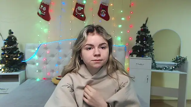 Snapshot of TinaRedly chatting on January 6, 2025, 1:30 pm TinaRedly online show from January 6, 2025, 1:30 pm