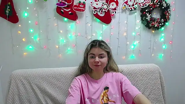Snapshot of TinaRedly chatting on January 9, 2025, 12:46 am TinaRedly online show from January 9, 2025, 12:46 am