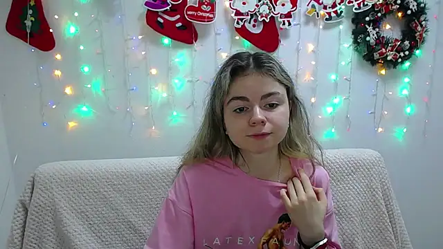 Snapshot of TinaRedly chatting on January 10, 2025, 3:39 am TinaRedly online show from January 10, 2025, 3:39 am