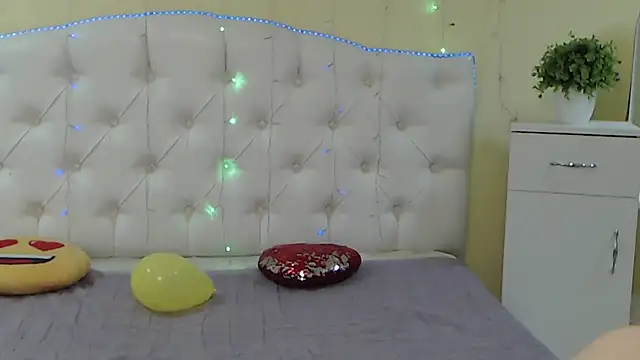 Snapshot of TinaRedly chatting on January 20, 2025, 9:53 pm TinaRedly online show from January 20, 2025, 9:53 pm