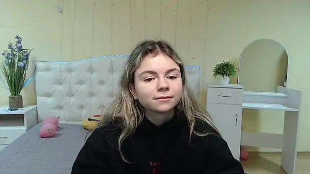 Snapshot of TinaRedly chatting on January 28, 2025, 9:29 pm TinaRedly online show from January 28, 2025, 9:29 pm
