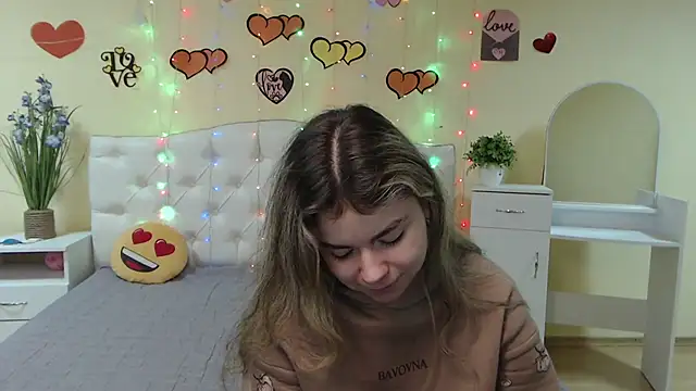 Snapshot of TinaRedly chatting on February 16, 2025, 7:05 pm TinaRedly online show from February 16, 2025, 7:05 pm